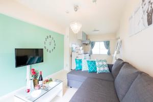 River Side Namba 702