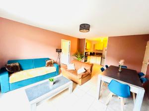 Appartements *Le Golden Blue* Magnifique T3 a 5min du centre avec parking gratuit : photos des chambres
