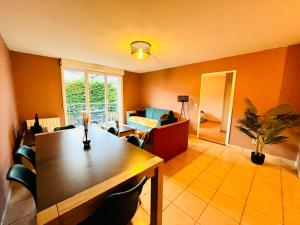 Appartements *Le Golden Blue* Magnifique T3 a 5min du centre avec parking gratuit : photos des chambres