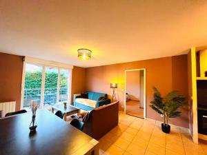 Appartements *Le Golden Blue* Magnifique T3 a 5min du centre avec parking gratuit : photos des chambres