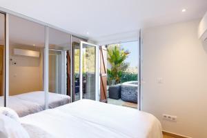 Appartements Villa d exception avec terrasse, jacuzzi, vue mer, parking, en plein coeur du village de Eze : photos des chambres