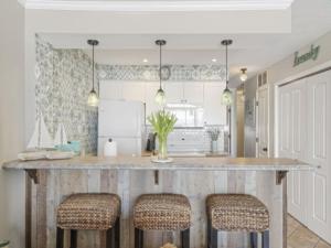 Conched Out - Feel the ocean breezes as you relax on the deck overlooking the lovely Carolina Beach coastline condo