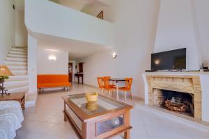 Small Villa 4Pax -Shared Pool @ Homesbyfc