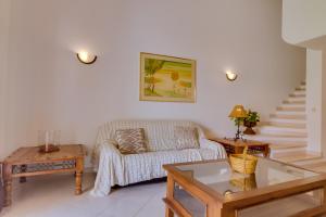 Small Villa 4Pax -Shared Pool @ Homesbyfc