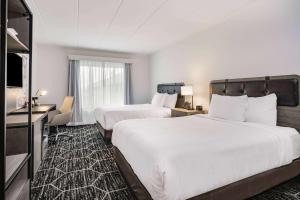 Queen Room with Two Queen Beds - Non-Smoking room in La Quinta by Wyndham Chicago O'Hare Airport