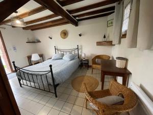 B&B / Chambres d'hotes Maison d'hotes Ourdeaux et Gite Chez Rouchon : photos des chambres