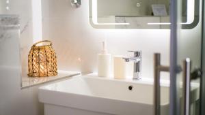 Peaceful & Sunny Apartments