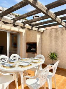 Apartamento frente al mar con piscina