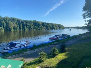 Zouw Hausboat Zakotven -pouze ubytovaní