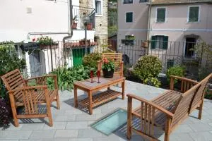 Monolocale con giardino e parcheggio privato CITRA zero zero ottanta trentuno LT 0281 - Civezza