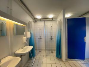 Standard Twin Room with Shared Bathroom and Toilet room in Danhostel Skagen
