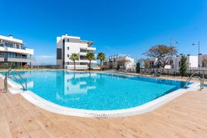 Seaview apt with pool by Costarentals - Ref M21