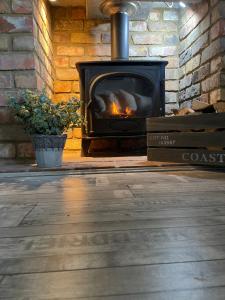 Den of Joy Humberston Fitties sleeps 6,hot tub,log burner