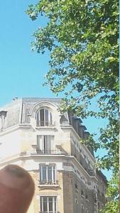 Sejours chez l'habitant Vue sur les toits de Paris, tour Effeil, centre malakoff, chambre chez l'habitant, sans ascenseur, a deux pas de Paris : photos des chambres
