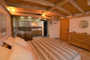 Maisons de vacances Chalet le Vertical - Chalet5*, sauna, jacuzzi, billard, balneo, massage, pistes a 150 m : photos des chambres