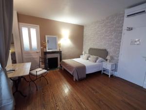 Hotels Logis Hotel La Tourelle du Beffroi : Chambre Familiale