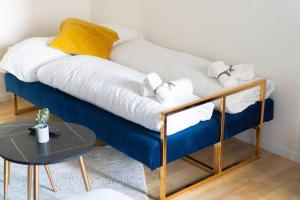 Luxury meets Retro near parking