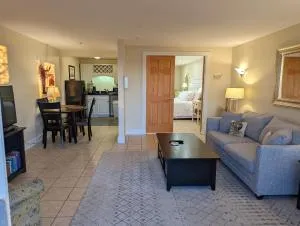 Waterfront ground floor condo Sheepscot Harbour Vacation Club 1 Bedroom Condo #205 - Edgecomb