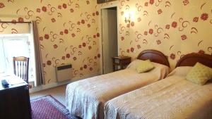 Hotels Logis Le Clos du Montvinage Rest. Auberge Val De l'Oise : photos des chambres