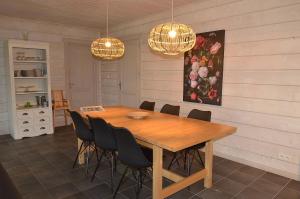 Maisons de vacances Hameau des Chapelles : Maison 3 Chambres