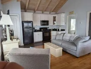 Riverview cottage in Edgecomb Sheepscot Harbour Vacation Club Cottage #19 - Edgecomb