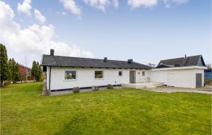 Beautiful Home In Laholm With Wifi And 3 Bedrooms