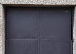 House with large terrace, jacuzzi and gated parking for one car