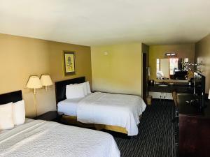 Double Room with Two Double Beds - Non Smoking room in Haven Inn & Suites Helen