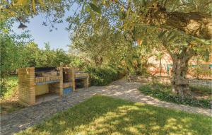 Stunning Home In Menfi Ag With Kitchen