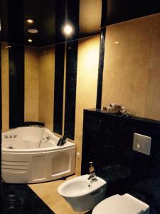 Triplex jacuzzi apartment