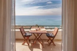 Kallopsia - Glifada Beach Menigos Resort by New Era - 格利法达