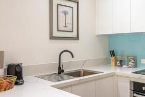 Beach Club Palm Cove Serenity Wing 3 Bed Penthouse
