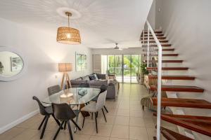 Beach Club Palm Cove Serenity Wing 3 Bed Penthouse