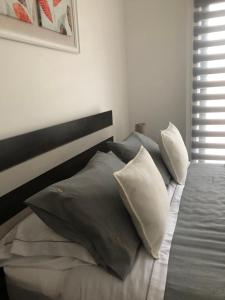 Departamento Los Canelos, a metros de Avenida Las Industrias- Incluye, NETFLIX DirecTV aire acondicionado, Internet