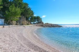 Apartments by the sea Brela, Makarska - 20778 
