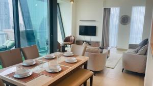 AMAKIN Burj Vista Tower 1