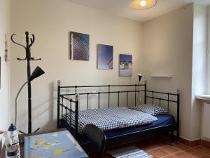 Maisons de vacances Gite Brout-Vernet, 4 pieces, 4 personnes - FR-1-489-35 : photos des chambres