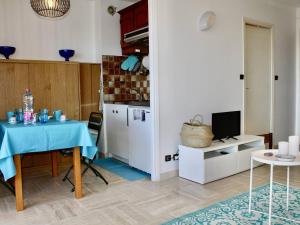 Appartements Appartement Villeneuve-Loubet, 1 piece, 2 personnes - FR-1-252A-99 : photos des chambres