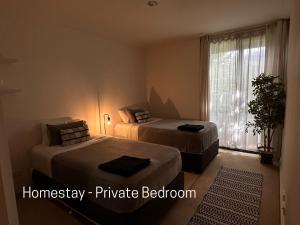 Homestay - Yarra River Boulevard