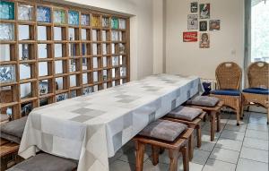 6 Bedroom Amazing Home In Mucharz