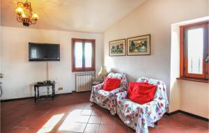 Stunning Home In Colle Di Buggiano With Wifi And 3 Bedrooms