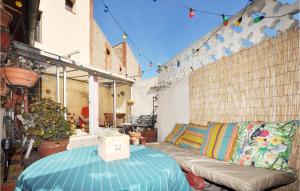 Maisons de vacances Amazing home in Cabestany with WiFi and 3 Bedrooms : photos des chambres