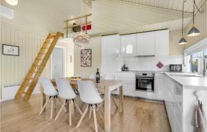 Beautiful Home In Hemmet With Wifi