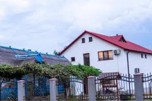 Casa Rasaritul Soarelui Sarichioi - Valea Nucarilor