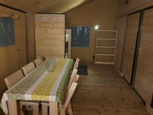 Tentes de luxe Luxury Safari Tents at Moulin Du Pommier Glamping & Camping : photos des chambres