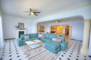 Beautifully furnished seafront 4 bedrooms GOSLM-4