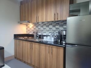 A&R Condo by the Bay