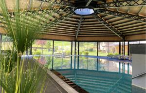 Appartements Nice Apartment In Saint-affrique With Indoor Swimming Pool : photos des chambres