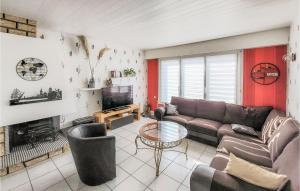 Maisons de vacances Amazing home in Coudekerque-Branche with WiFi and 3 Bedrooms : photos des chambres