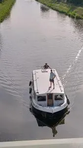 Zouw Hausboat Zakotven -pouze ubytovaní - Hošťka